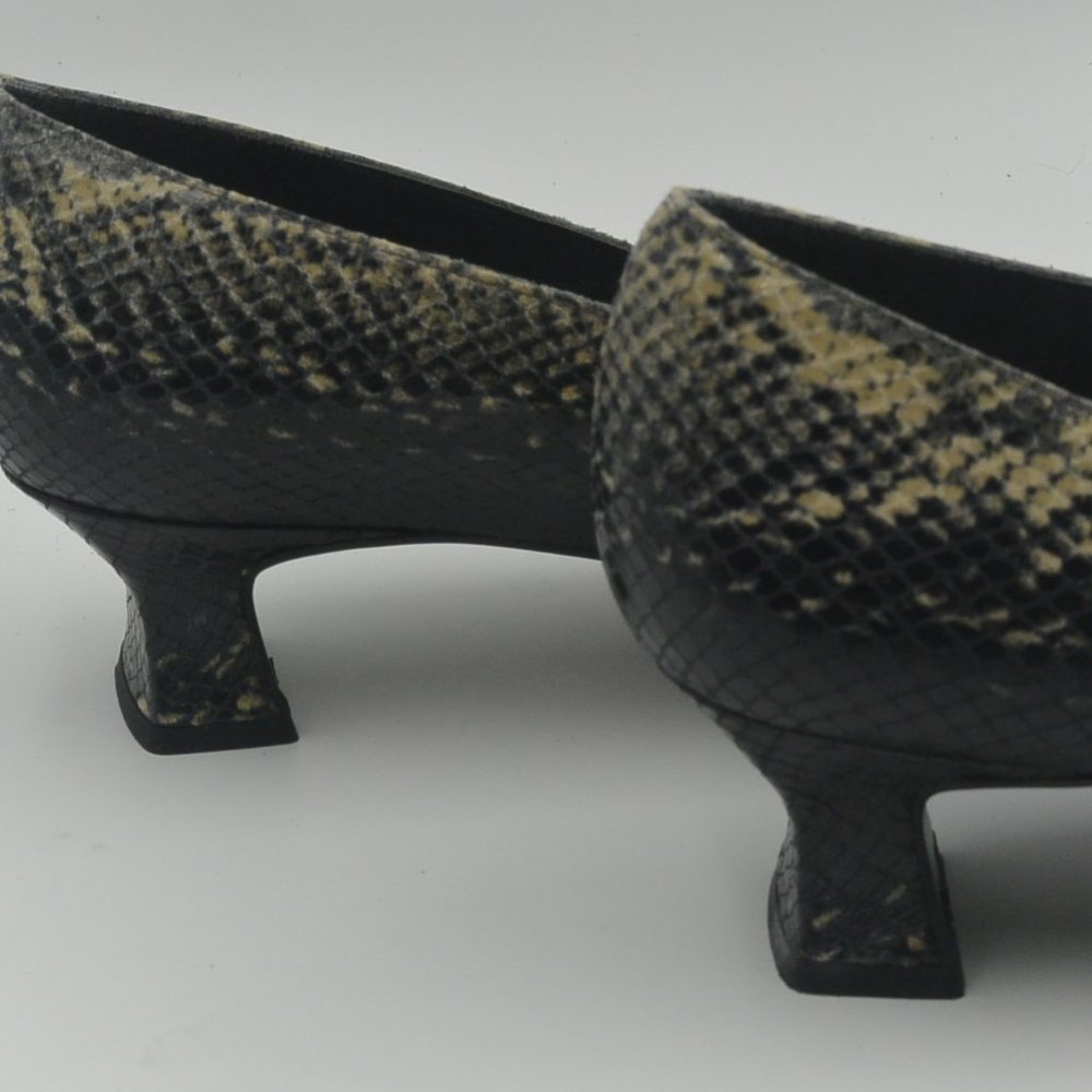 Stuart Weitzman Snakeskin Leather Pumps 7 M Black Tan Square Toe Kitten Heel - Picture 7 of 12